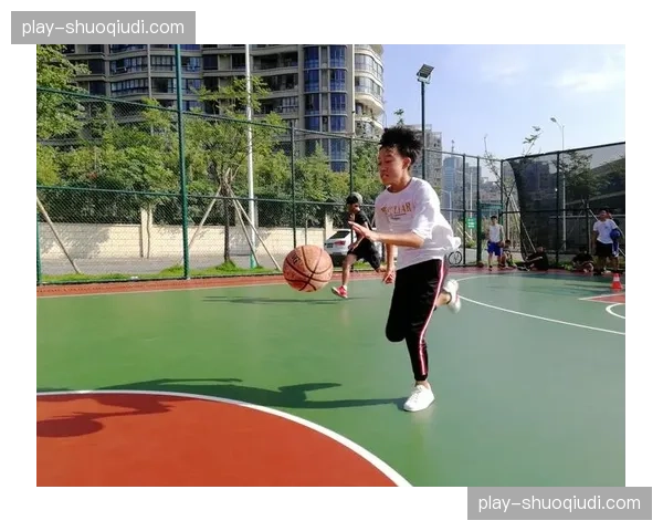 “篮球与科技”夏令营：火花队向女孩们介绍运动科学数据