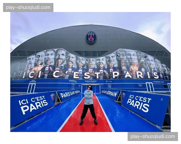 “足球历史建筑”展在巴黎举行，展出王子公园球场等经典设计模型